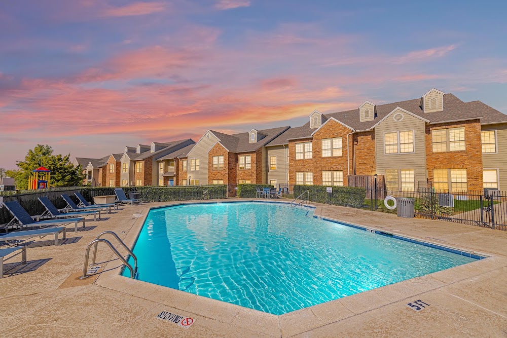 Arlington Hills Apartments & Townhomes