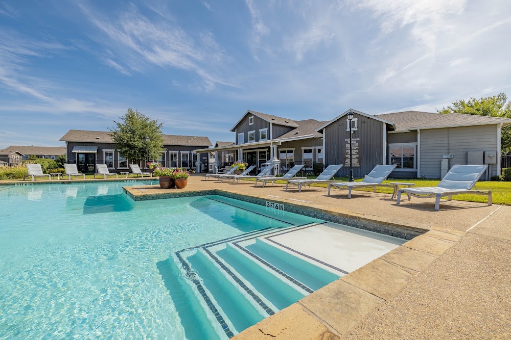Cumberland on Granbury Apartments