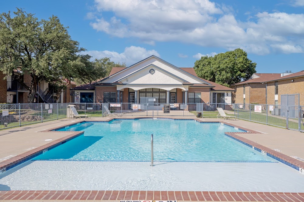 Candletree Apartments