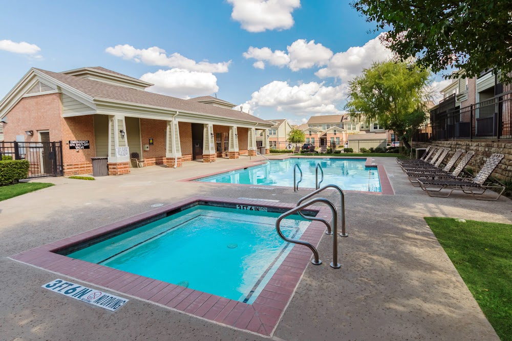 Overton Park Townhome Apartments
