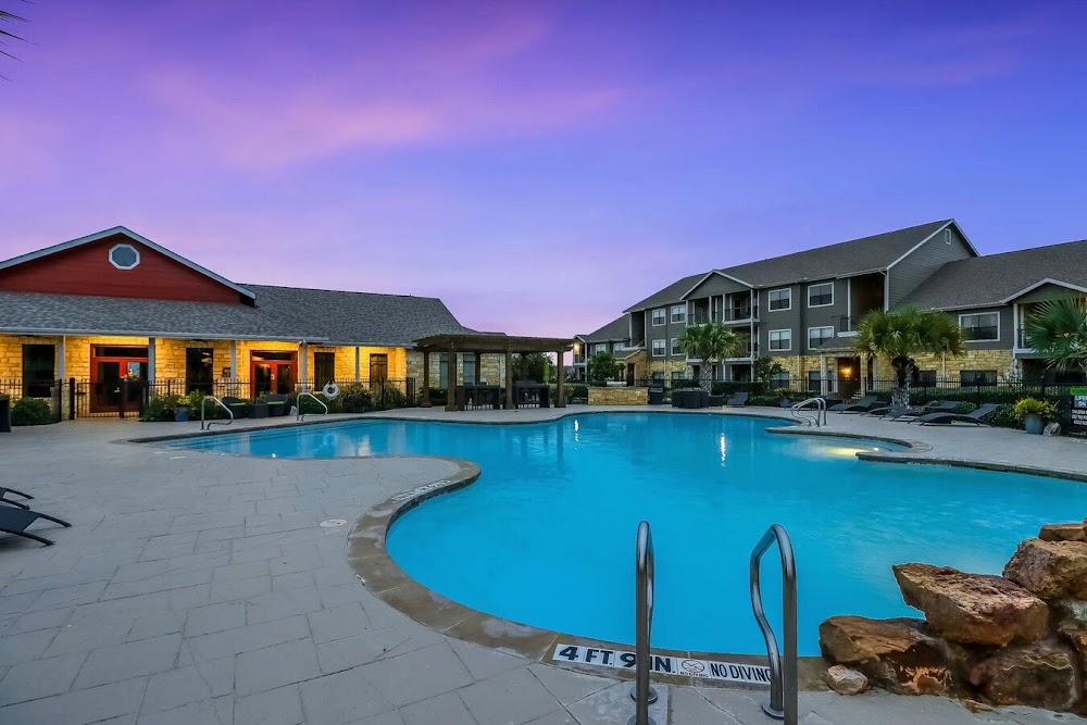 Republic Deer Creek Apartments
