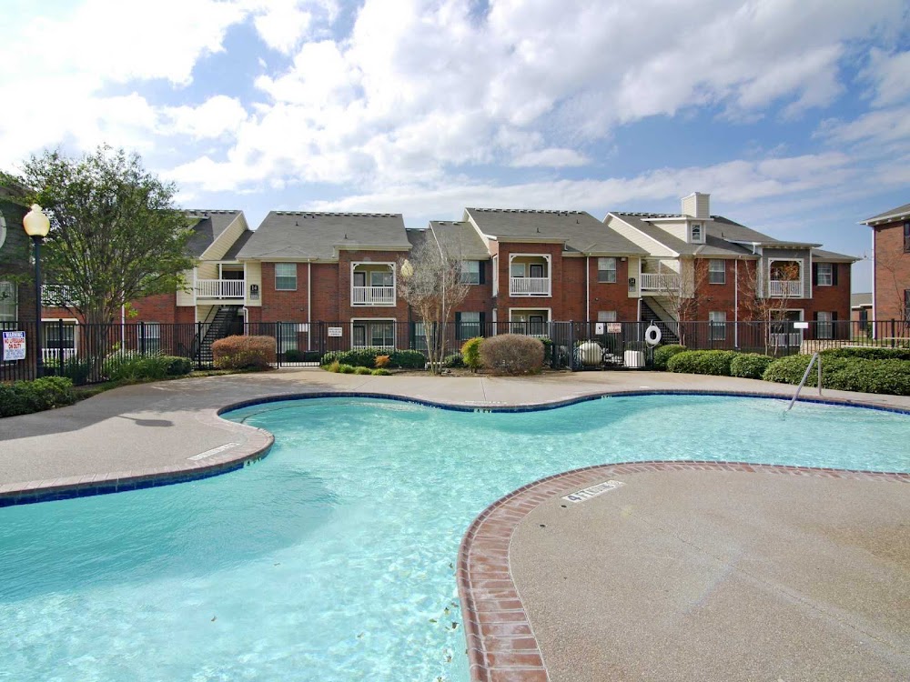 Sunset Pointe Apartments