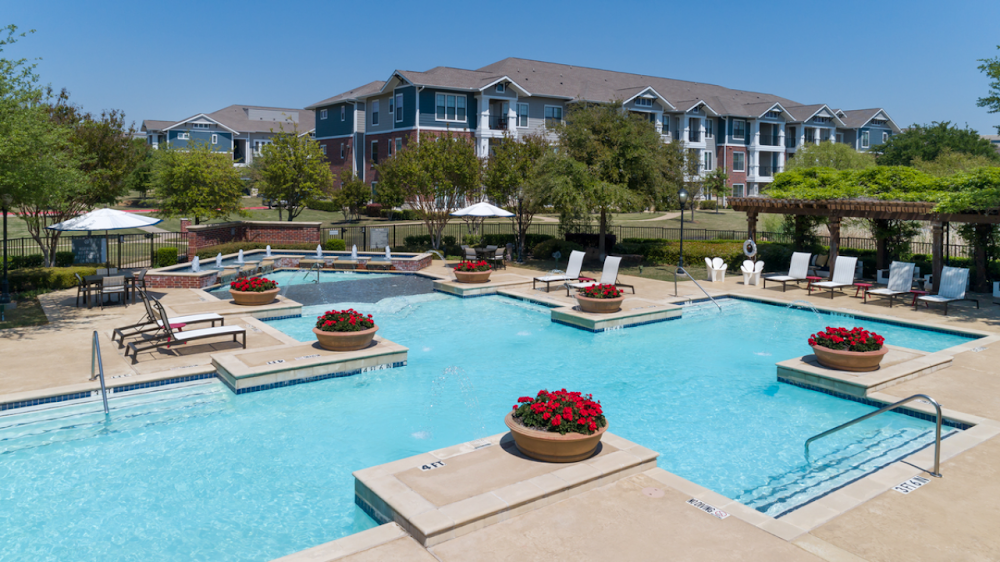 Centreport Lake Apartments